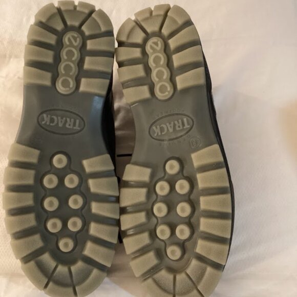 ECCO Track VI Men Low-Cut Black Gore-Tex Boots - Picture 9 of 15